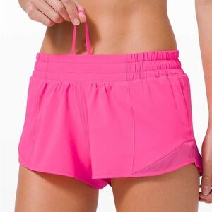 Lululemon hotty hot low-rise short 2.5” in pink